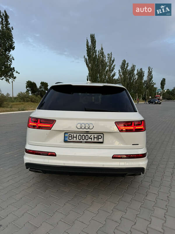 Позашляховик / Кросовер Audi Q7 2015 в Ізмаїлі