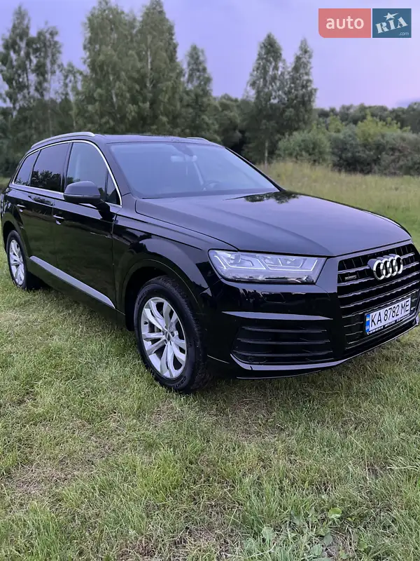 Внедорожник / Кроссовер Audi Q7 2016 в 
