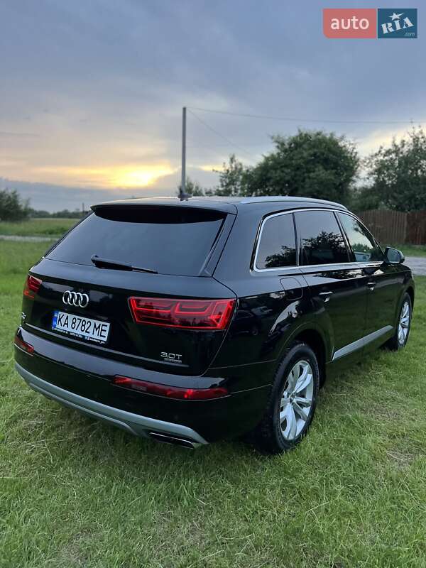Позашляховик / Кросовер Audi Q7 2016 в Фастові