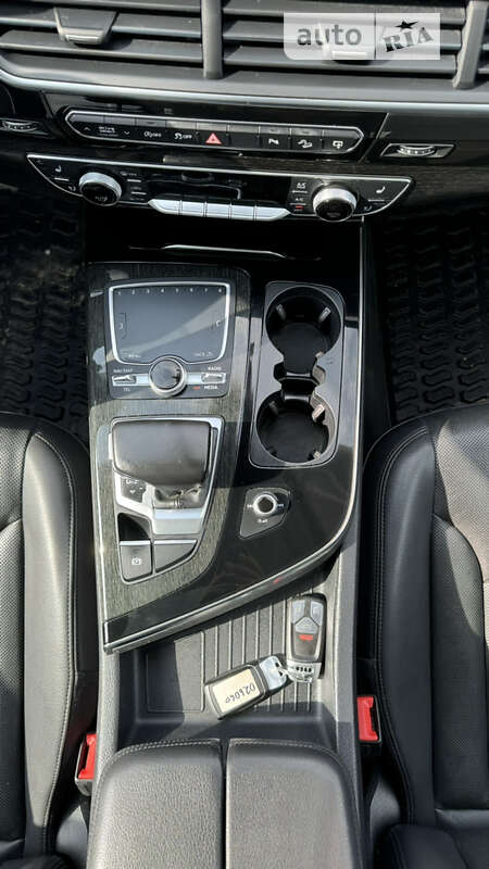 Внедорожник / Кроссовер Audi Q7 2016 в Тальном фото 28 Внедорожник / Кроссовер Audi Q7 2016 в Тальном
