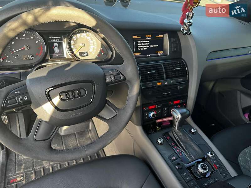 Позашляховик / Кросовер Audi Q7 2014 в Дніпрі