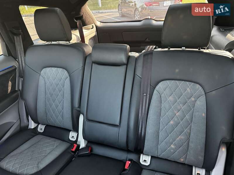 Позашляховик / Кросовер Audi Q7 2014 в Дніпрі