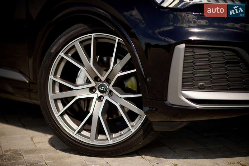 Внедорожник / Кроссовер Audi Q7 2019 в Ровно