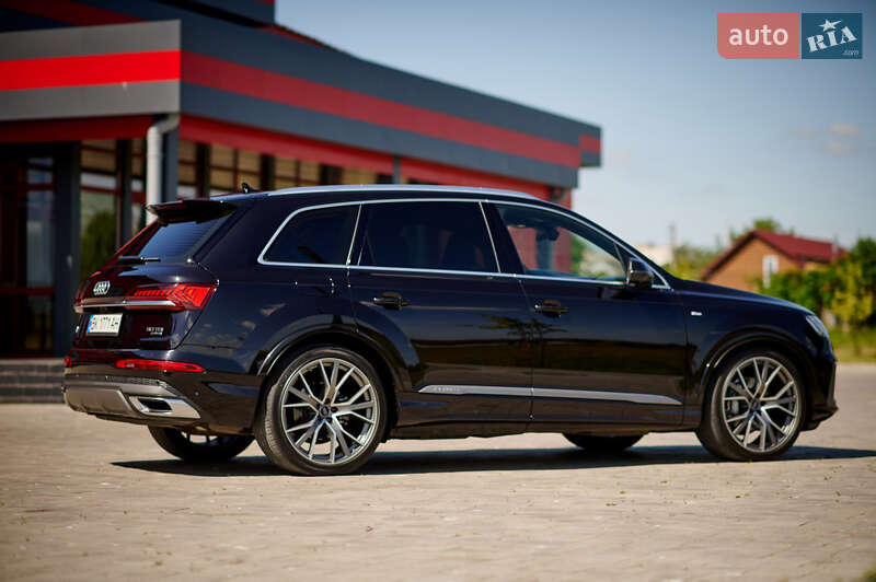 Внедорожник / Кроссовер Audi Q7 2019 в Ровно