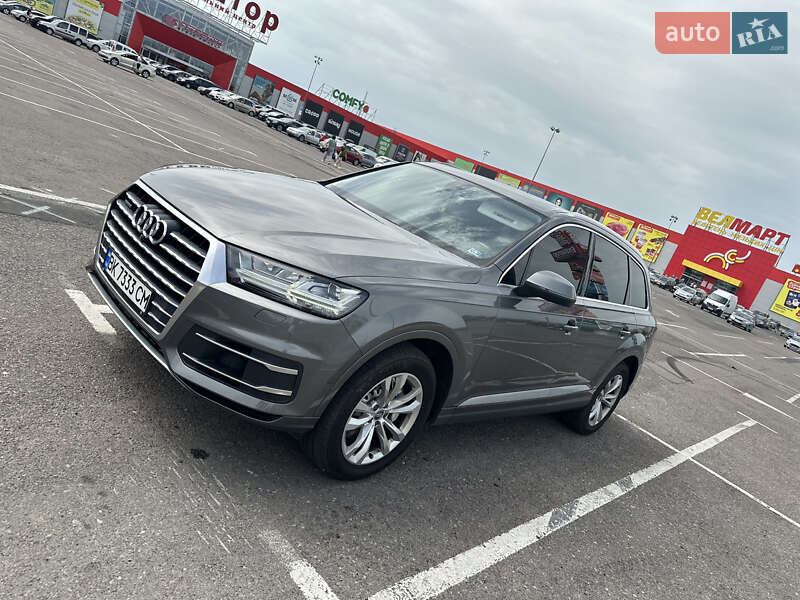 Позашляховик / Кросовер Audi Q7 2016 в Рівному