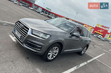 Внедорожник / Кроссовер Audi Q7 2016 в 