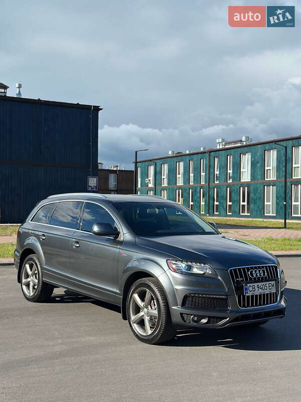 Позашляховик / Кросовер Audi Q7 2015 в Чернігові