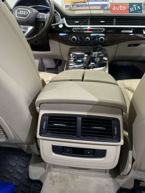 Позашляховик / Кросовер Audi Q7 2017 в Одесі
