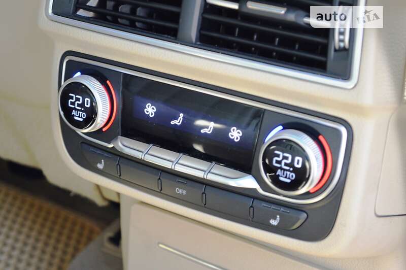 Позашляховик / Кросовер Audi Q7 2016 в Одесі