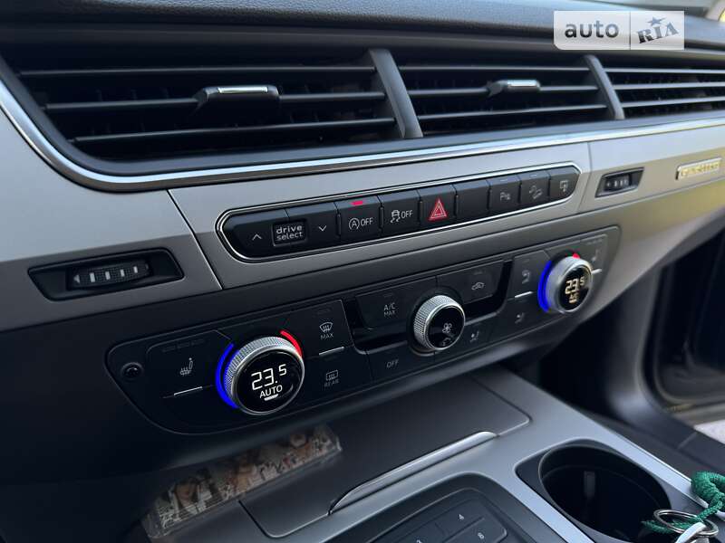 Внедорожник / Кроссовер Audi Q7 2016 в Днепре