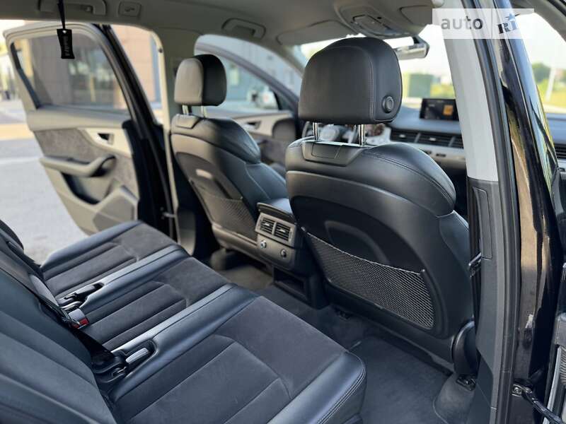 Внедорожник / Кроссовер Audi Q7 2016 в Днепре