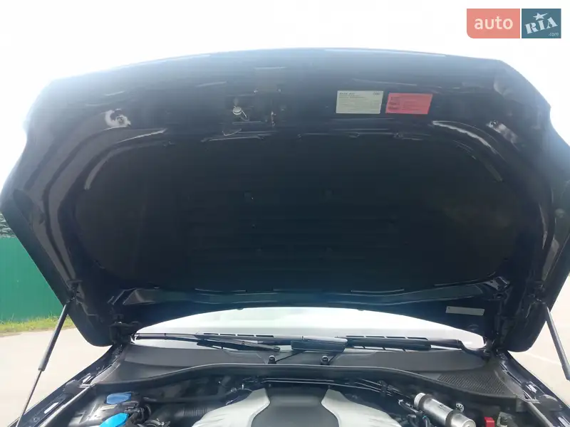 Внедорожник / Кроссовер Audi Q7 2014 в 
