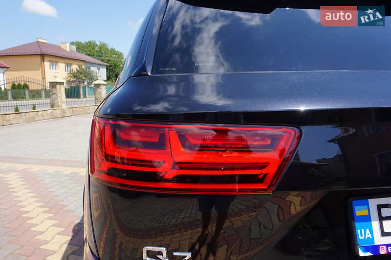 Позашляховик / Кросовер Audi Q7 2015 в Самборі