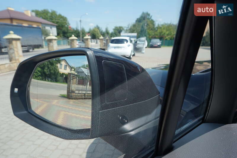 Позашляховик / Кросовер Audi Q7 2015 в Самборі