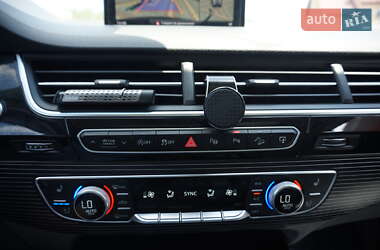Внедорожник / Кроссовер Audi Q7 2015 в 