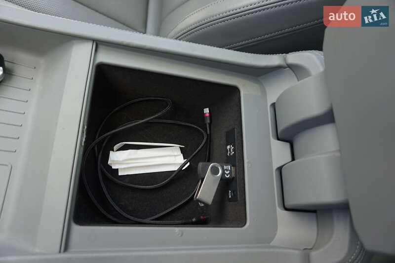 Позашляховик / Кросовер Audi Q7 2015 в Самборі