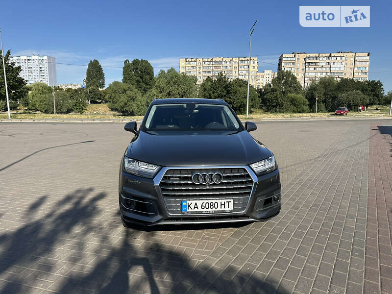 Позашляховик / Кросовер Audi Q7 2018 в Києві