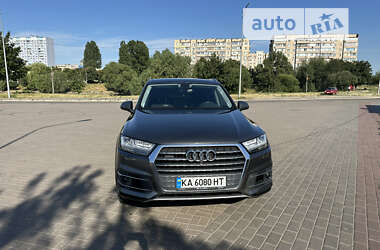 Позашляховик / Кросовер Audi Q7 2018 в 