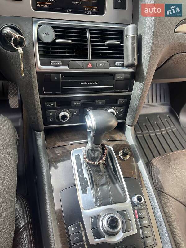 Позашляховик / Кросовер Audi Q7 2012 в Ужгороді