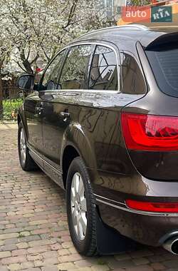 Позашляховик / Кросовер Audi Q7 2012 в Ужгороді