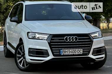 Внедорожник / Кроссовер Audi Q7 2017 в 