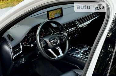 Внедорожник / Кроссовер Audi Q7 2017 в 