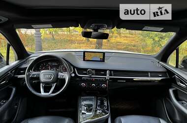 Внедорожник / Кроссовер Audi Q7 2017 в 