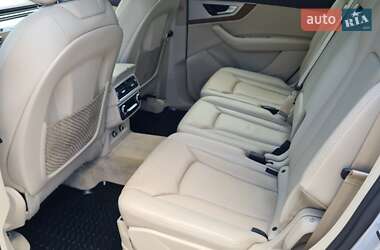 Внедорожник / Кроссовер Audi Q7 2017 в 