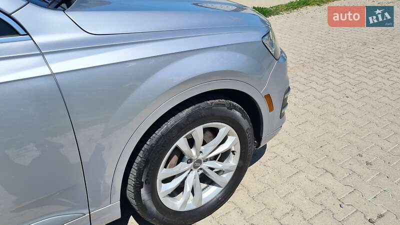 Внедорожник / Кроссовер Audi Q7 2017 в Ровно