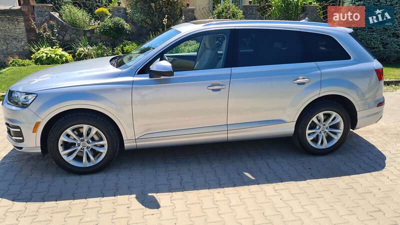 Внедорожник / Кроссовер Audi Q7 2017 в Ровно