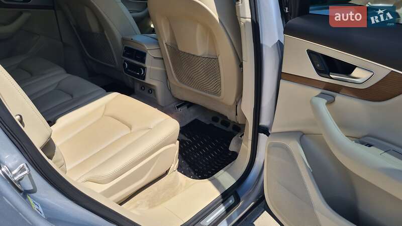 Внедорожник / Кроссовер Audi Q7 2017 в Ровно