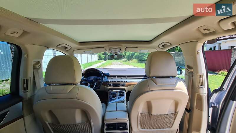 Внедорожник / Кроссовер Audi Q7 2017 в Ровно