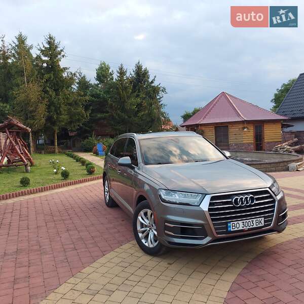 Внедорожник / Кроссовер Audi Q7 2017 в 