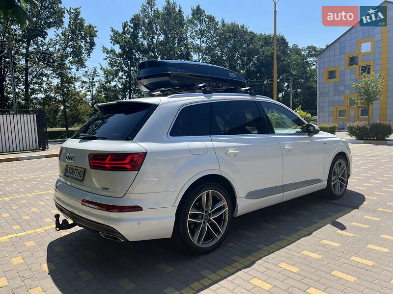 Внедорожник / Кроссовер Audi Q7 2016 в Буче