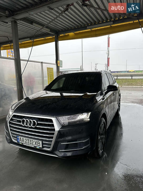 Позашляховик / Кросовер Audi Q7 2017 в Києві