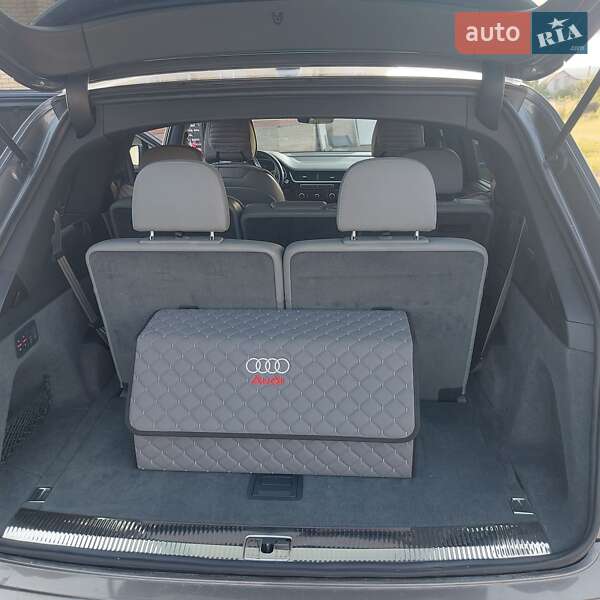 Позашляховик / Кросовер Audi Q7 2017 в Кременці