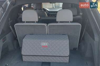 Внедорожник / Кроссовер Audi Q7 2017 в 