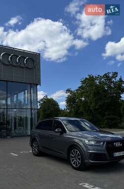 Позашляховик / Кросовер Audi Q7 2017 в Львові