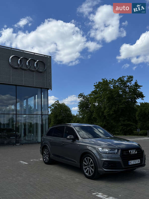 Позашляховик / Кросовер Audi Q7 2017 в Львові