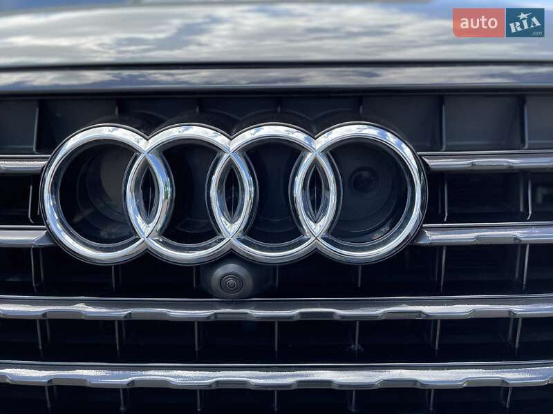 Позашляховик / Кросовер Audi Q7 2017 в Львові