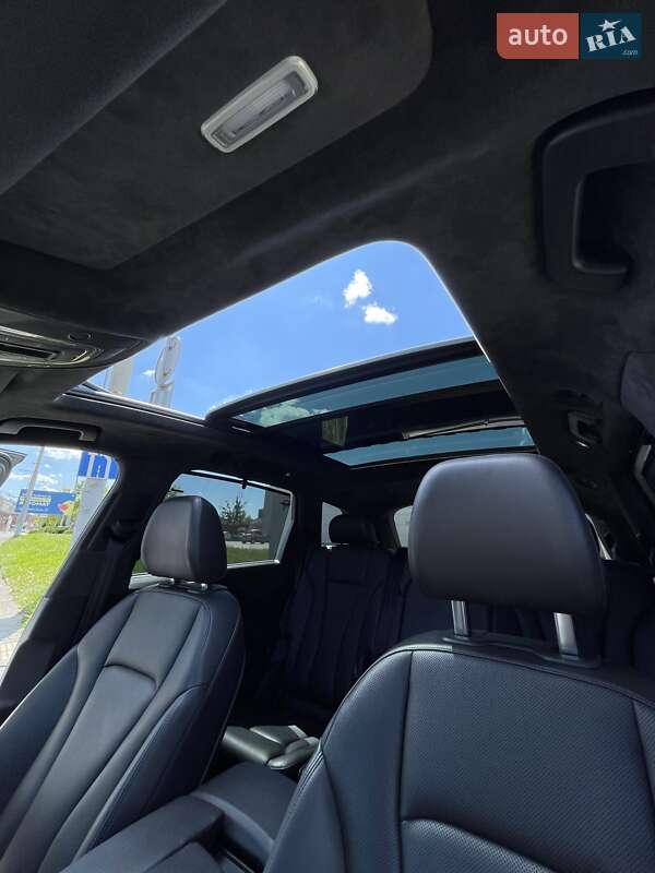 Позашляховик / Кросовер Audi Q7 2017 в Львові