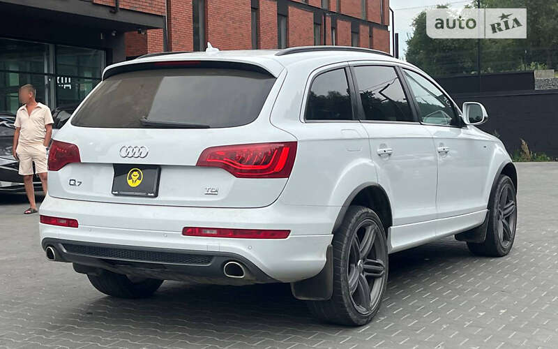 Внедорожник / Кроссовер Audi Q7 2012 в Черновцах