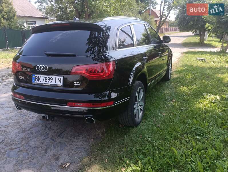 Внедорожник / Кроссовер Audi Q7 2013 в Рокитном