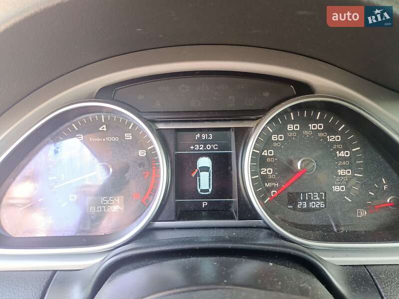 Внедорожник / Кроссовер Audi Q7 2012 в Черновцах