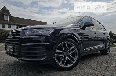 Позашляховик / Кросовер Audi Q7 2016 в Первомайську