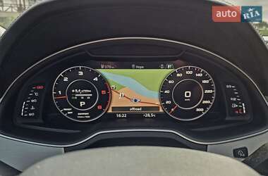 Внедорожник / Кроссовер Audi Q7 2016 в 