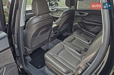Внедорожник / Кроссовер Audi Q7 2016 в 