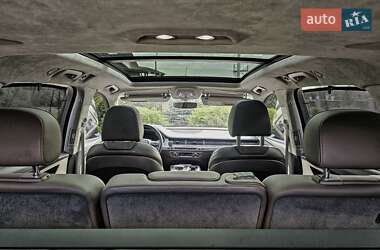 Внедорожник / Кроссовер Audi Q7 2016 в 
