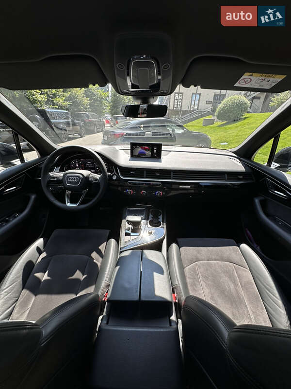 Внедорожник / Кроссовер Audi Q7 2017 в Киеве
