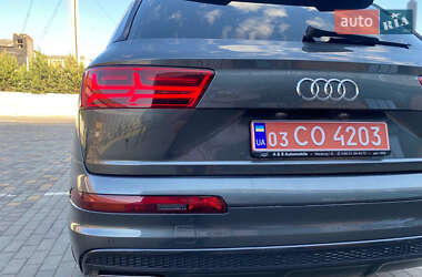 Позашляховик / Кросовер Audi Q7 2016 в 